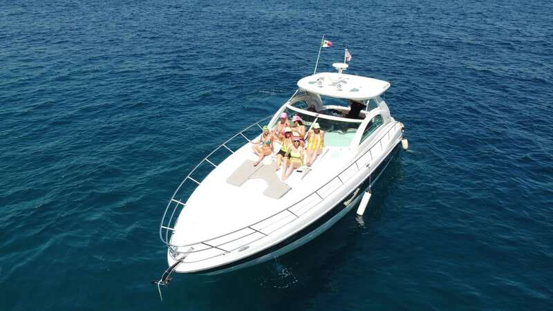 LOS CABOS: PRIVATE BAY AND ARCH TOUR. LUXURY YACHT - Santa María Bay gives you the first real water stop