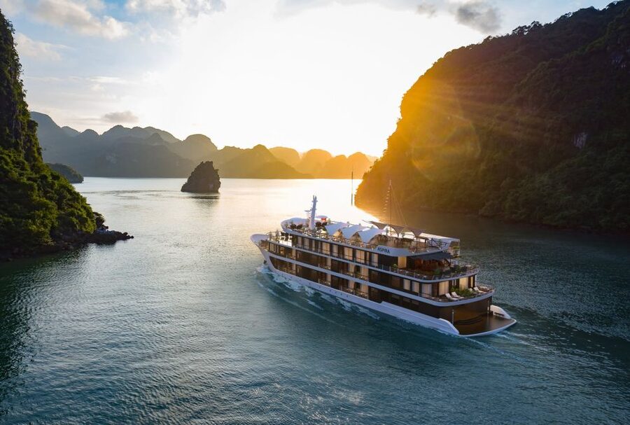 Luxury 5-Star Halong Bay Overnight Cruise: full board, kayak - Disembarkation and the trip back to Hanoi