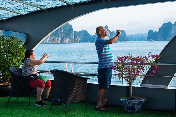 Luxury Halong Bay 1 Day on Cruises From Hanoi with Bus & Lunch - Lunch with Vietnamese dishes and seafood