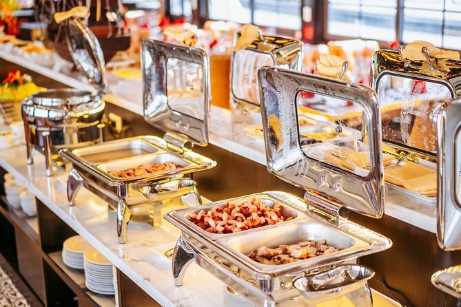 LUXURY Halong Bay Cruise 5 Stars Full Day Tour with Buffet Lunch - A buffet lunch with more than 20 dishes