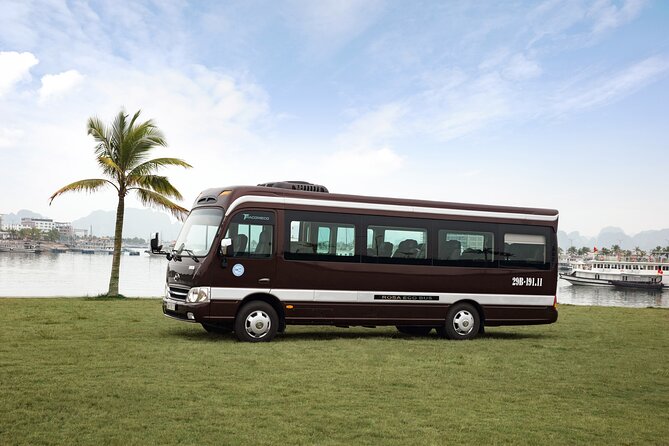 Luxury Limousine Bus transfer Ha Noi Old Quarter to Ha Long Bay - Crossing the Red River Delta toward Ha Long