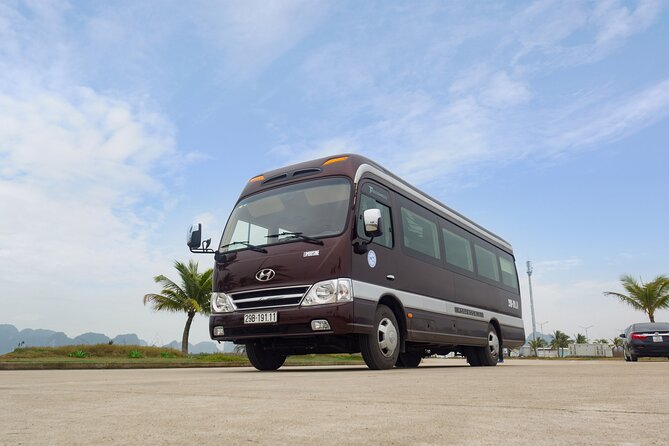 Luxury Limousine Bus transfer Ha Noi Old Quarter to Ha Long Bay - Luggage, comfort, and practical limits