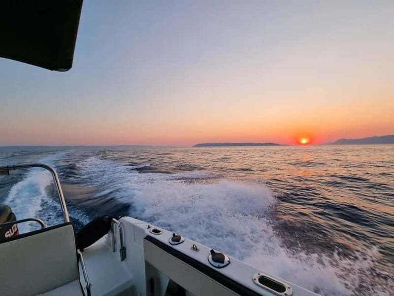Makarska: Speedboat Sunset Tour to hidden bay on island Brač - Leaving Makarska by speedboat
