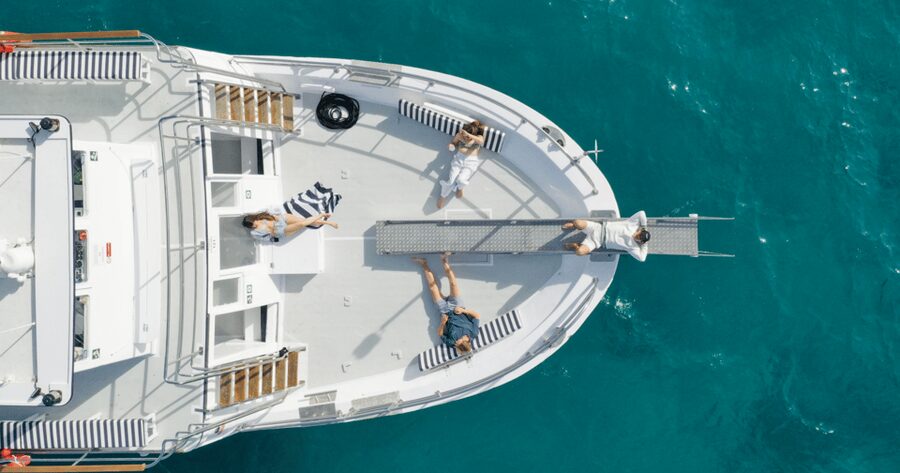 Mallorca: Morning boat tour around Palma Bay with snorkelling 2h - The first hour: Palma Bay from the water