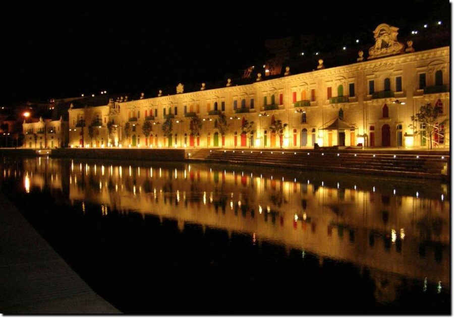 Malta: Marsamxett Harbour and Grand Harbour Cruise by Night - Into Menqa, Marsa, and the shipbuilding basin