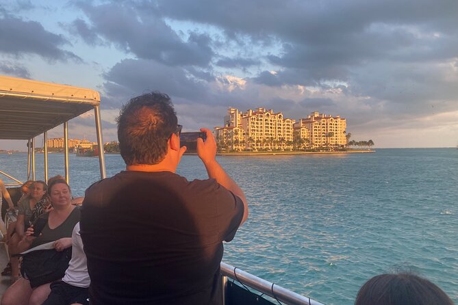 Miami 75 Min Boat Tour Biscayne Bay and Celebrity Homes Island - Star Island and the celebrity-home stories