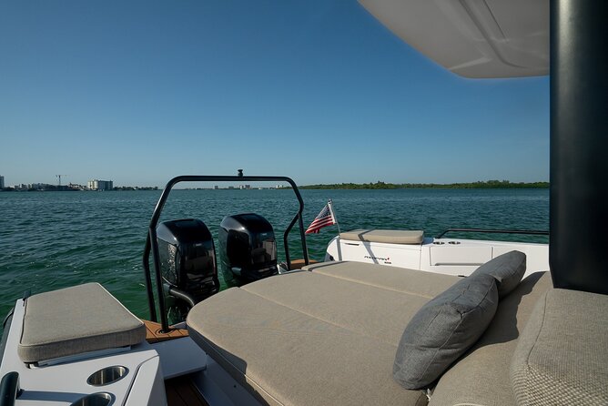 Miami Bay Discovery Private Yacht Cruise with Captain - A private yacht day from Miami Beach