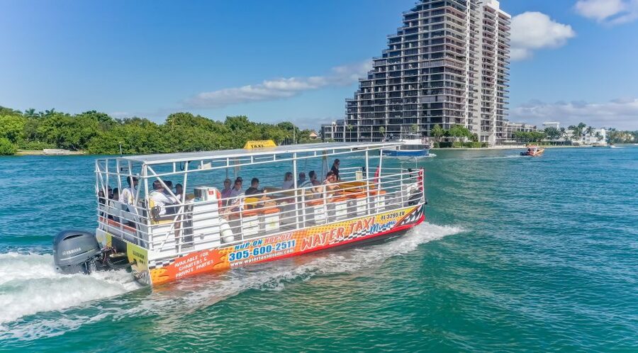 Miami Biscayne Bay: Sunset Boat Cruise & Millionaire Homes - Setting Out From Bayside Marketplace
