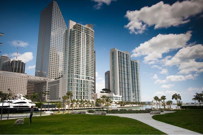 Miami City Tour and Biscayne Bay Cruise with Hotel Transportation - South Beach and Downtown from the coach