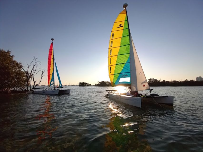 Miami: Intimate Sailing in Biscayne Bay w/ Food and Drinks - Wildlife watching without a guarantee