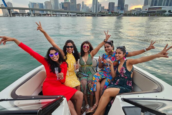Miami Shared Boat tour, 2 hours on a 24 ft boat. 6 people total. - Key points to know before you book