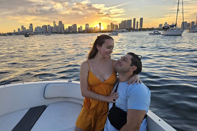 Miami Shared Boat tour, 2 hours on a 24 ft boat. 6 people total. - Weather, minimum numbers, and cancellation rules