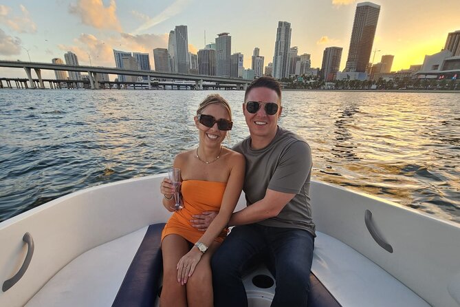 Miami Shared Boat tour, 2 hours on a 24 ft boat. 6 people total. - What the two-hour route is really like