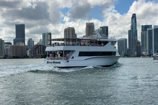 Miami Skyline 75 Min Cruise Tour Biscayne Bay Millionaire Homes - The boat, seating, and what the $19.99 covers