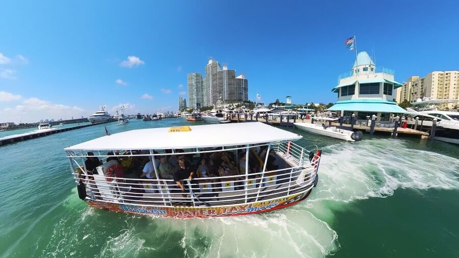 Miami Skyline Cruise of Millionaire Homes - What makes this Miami boat ride worth your time