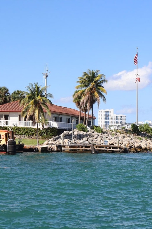 Miami Skyline Cruise of Millionaire Homes - Hibiscus Island and Star Island