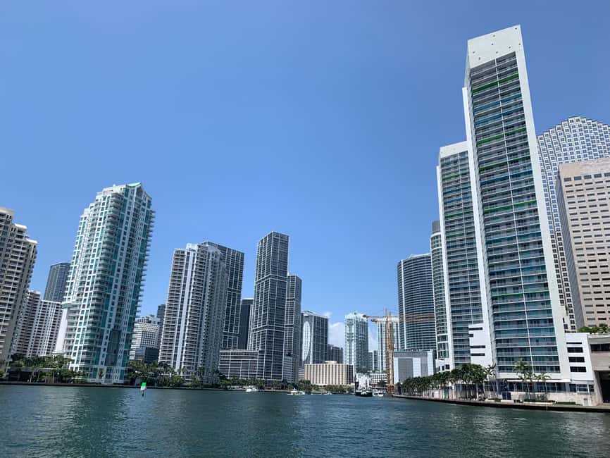 Miami Skyline Cruise of Millionaire Homes - South Beach, South Pointe, and the optional stop