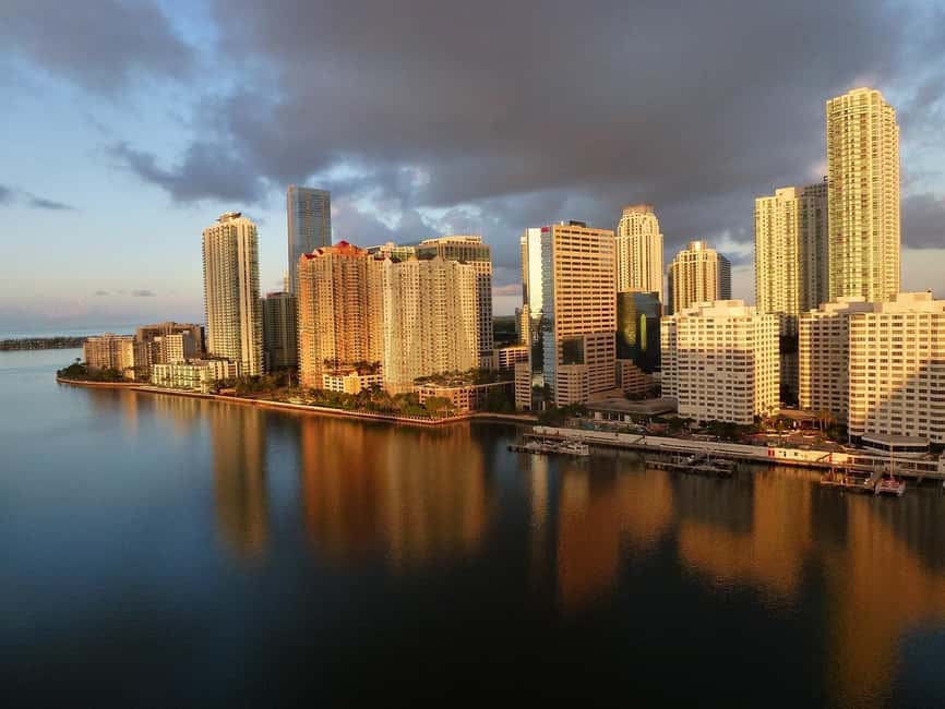 Miami Skyline Cruise of Millionaire Homes - What the $17 price really gives you