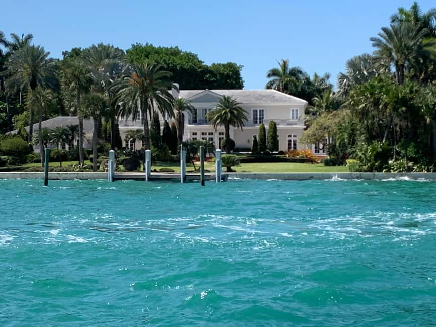 Miami Skyline Cruise of Millionaire Homes - Commentary can make the difference