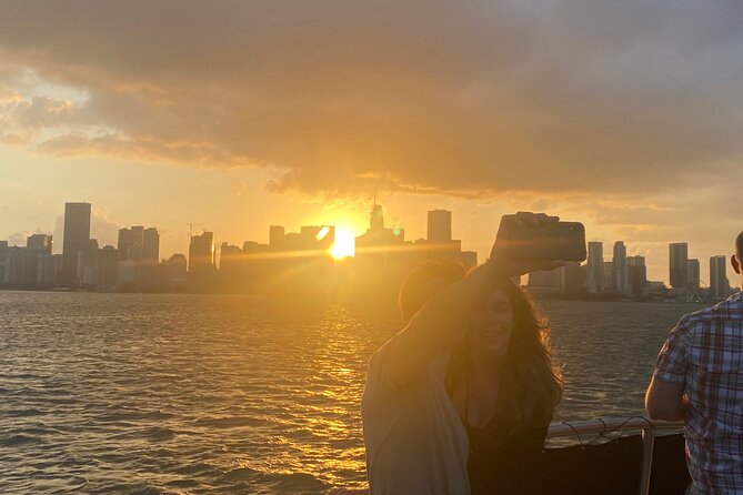 Miami Sunset Biscayne Bay and South Beach Cruise - Boat comfort, seating, and the cash bar