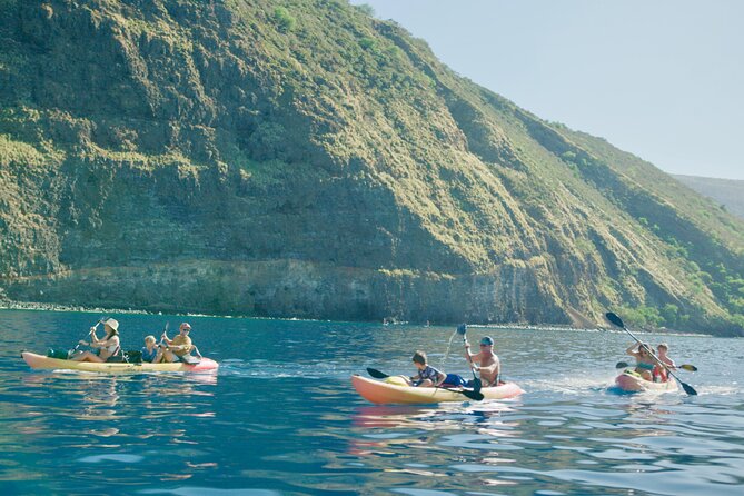 Midday Meander - Kealakekua Bay Kayak and Snorkel Adventure - A snack break with a Kona view