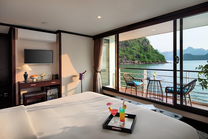 Mon Chéri Cruises 5 star: Amazing 3 days exploring Halong & Cat Ba island - The second night and the service factor