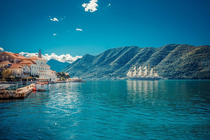 Montenegro Bay Cruise with Lunch on the Boat day trip - The larger boat and the included lunch