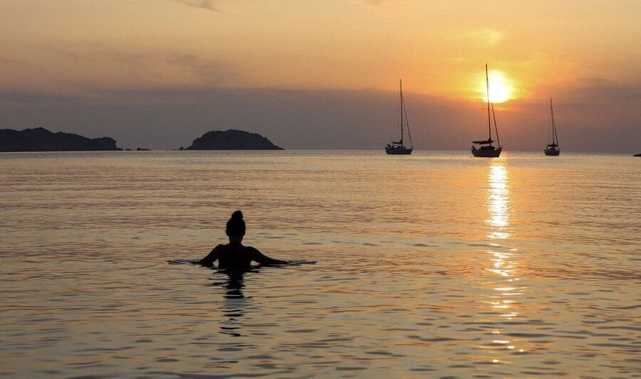 Naples: Sunset Cruise Naples Bay - Castel dell’Ovo and Naples’ Seafront