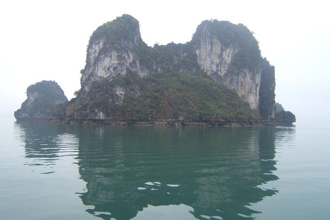 New Cruise Ha Long - CATAMARAN PREMIUM - Why this catamaran works for a one-day Halong Bay trip
