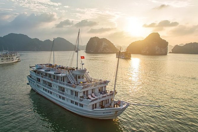 New Cruise Ha Long - CATAMARAN PREMIUM - Sunset snacks before the ride back to Hanoi