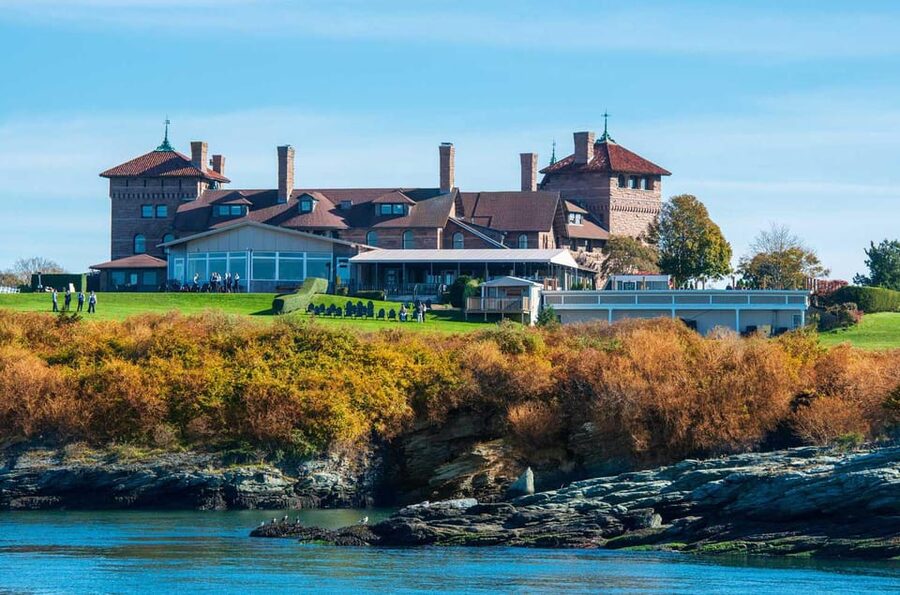 Newport, RI: Evening Cocktail Cruise of Narragansett Bay - One complimentary drink and a cash-only bar