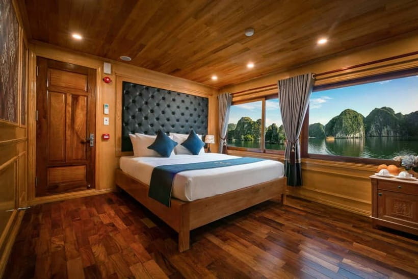 Ninh Binh: Lan Ha, Halong bay luxury cruises with balcony - Night views and squid fishing