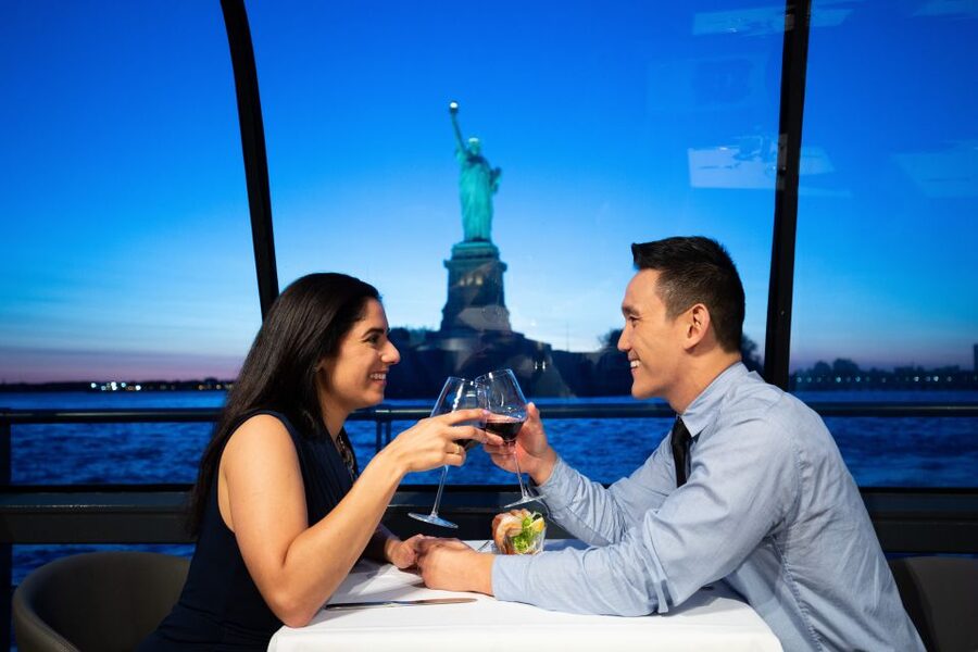 NYC: Christmas Eve Gourmet Brunch or Dinner Harbor Cruise - Brunch or dinner: pick the right Christmas Eve