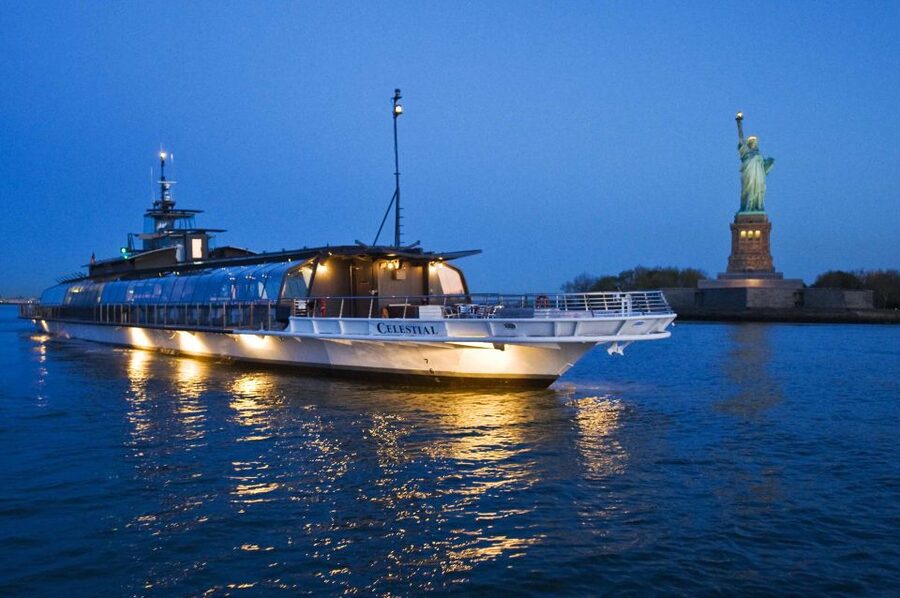 NYC: Christmas Eve Gourmet Brunch or Dinner Harbor Cruise - What the three-course meal is really like