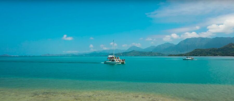 Oahu: Molii Fishpond and Kaneohe Bay Catamaran Tour - Secret Island and the move to open water