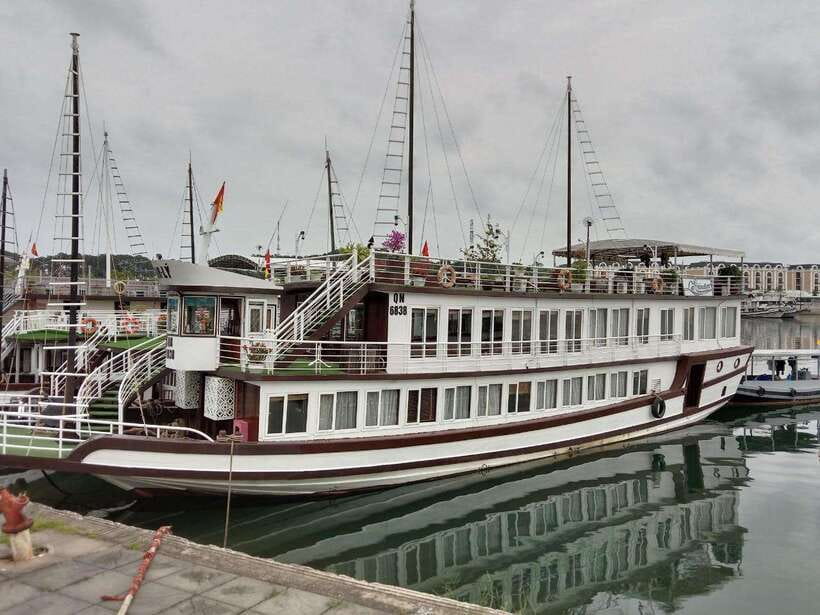 Optional Halong Bay Day Cruise with Caves, Islands & Lunch - Why this Ha Long Bay cruise works as a one-day trip