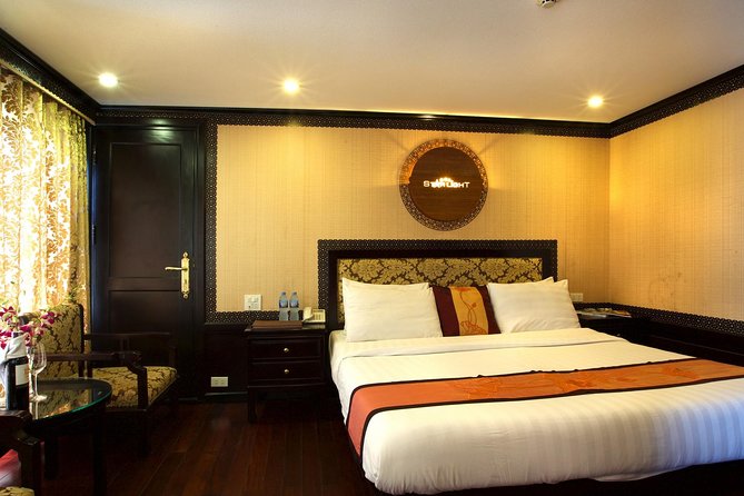 Overnight Halong Bay Cruise on the Starlight - Day two: sunrise tai chi and Luon Cave