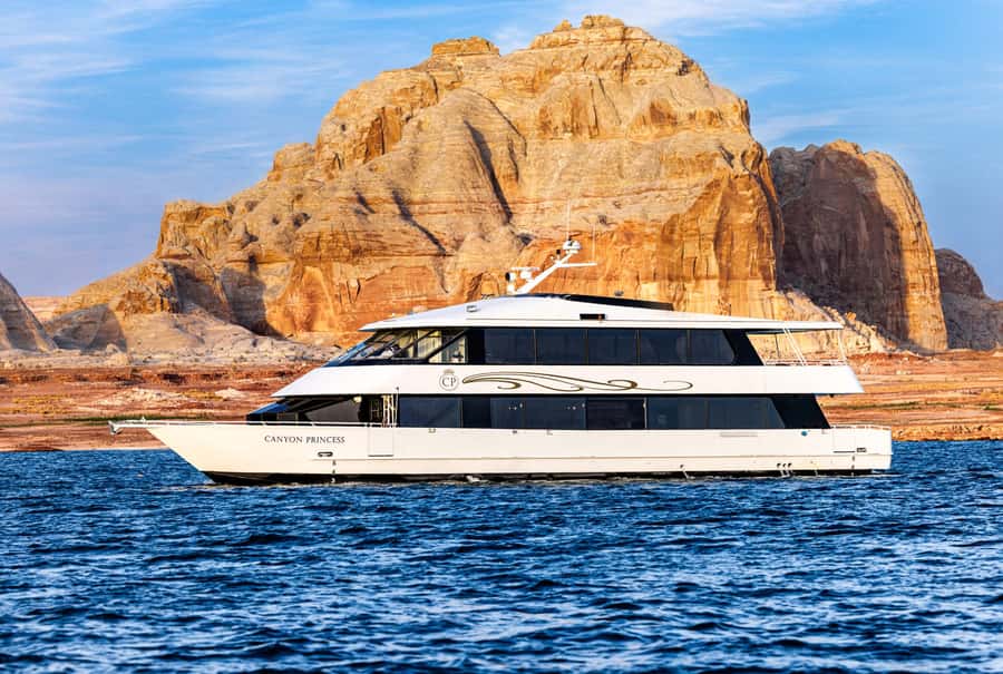 Page: Wahweap Bay Canyon Princess Yacht Dinner Cruise - A menu with four genuinely different choices