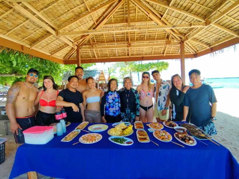 Palawan: Honda Bay Island Hopping Cruise - Filipino lunch, with practical expectations