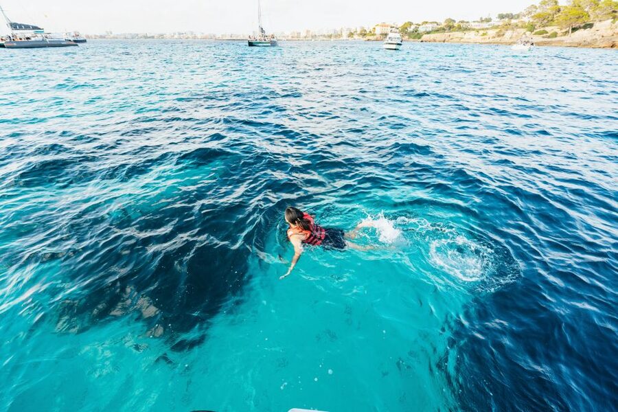 Palma Bay: 1-Hour Speedboat Adventure - Seeing Cap Rocat from the water