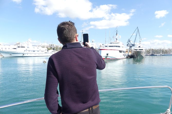 Palma de Mallorca Bay Boat Trip - The cathedral and old town from the sea