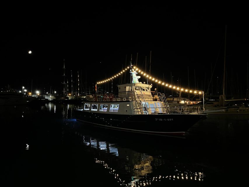 Palma de Mallorca: Bay of Palma Night Boat Cruise - A drink, music, and the mood on board