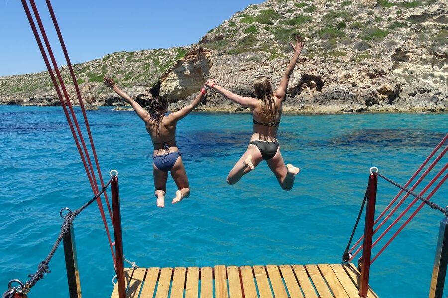 Palma de Mallorca: Palma Bay Boat Tour with Snorkeling - Key points to know before booking