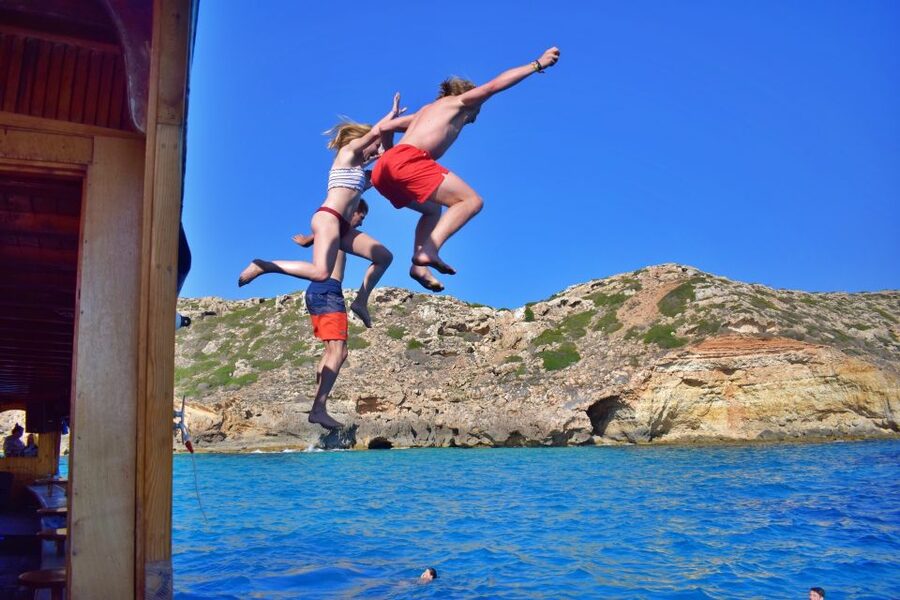 Palma de Mallorca: Palma Bay Boat Tour with Snorkeling - FAQ
