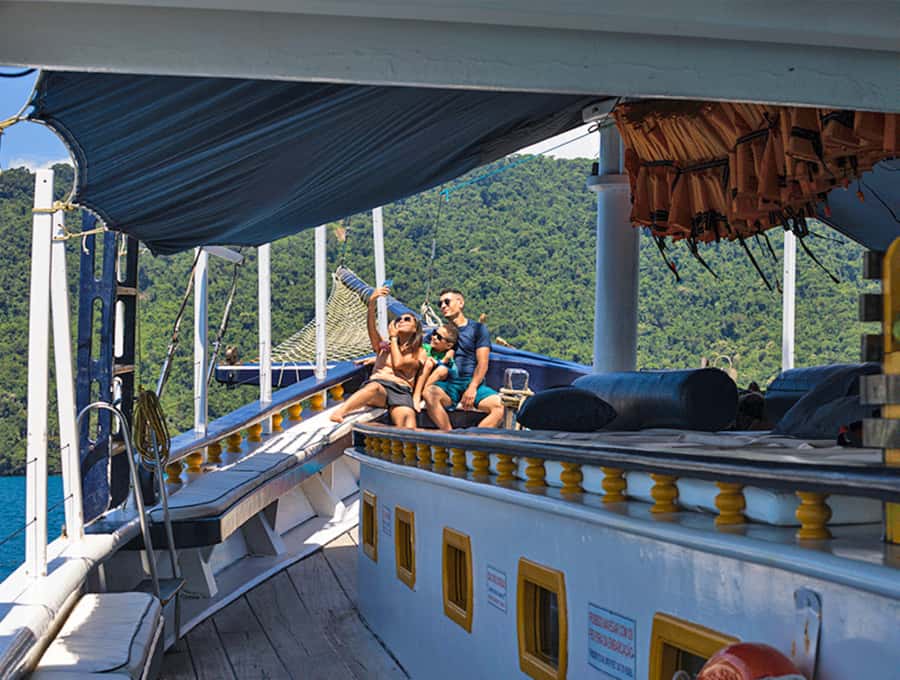 Paraty Bay: Islands & Beaches Boat Tour with Snorkeling - The boat: room to relax between stops