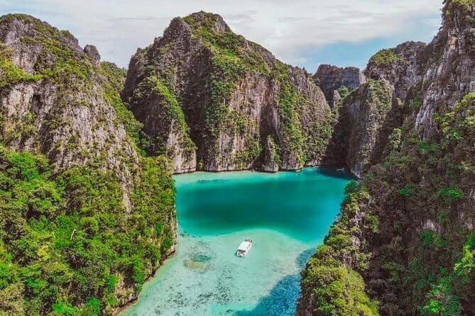 Phang Nga Bay Blitz to James Bond Island by Speedboat from Krabi - Canoeing through Hong Island