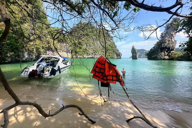 Phang Nga Bay Blitz to James Bond Island by Speedboat from Krabi - The speedboat ride and first views