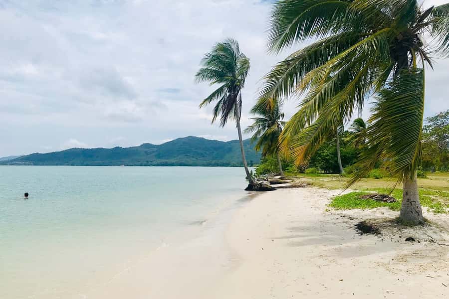 Phang Nga Bay: Early Bird James Bond & Beyond Tour - Koh Phanak, caves, and a marshy inner lagoon