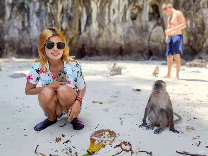 Phi Phi: Half-Day Speedboat Tour with Maya Bay & Snorkel - Key points to know before booking