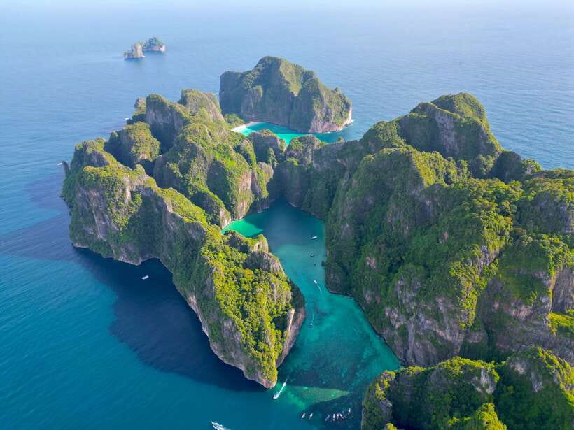 Phi Phi: Half-Day Speedboat Tour with Maya Bay & Snorkel - What this Phi Phi speedboat tour is really like